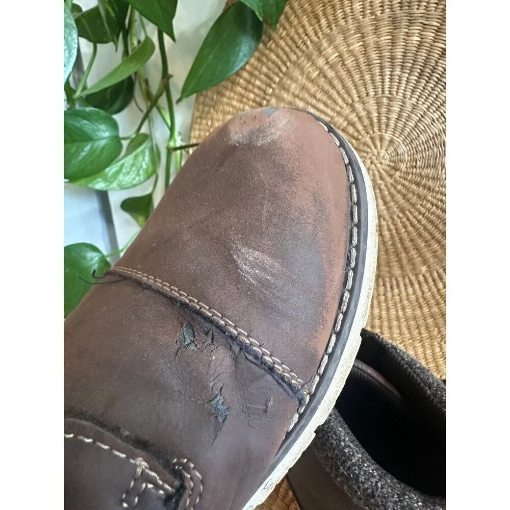 Eddie Bauer youth size 5M brown boots
